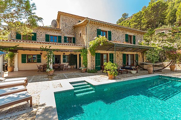 Sa Cala Villa, Cala Deia exterior